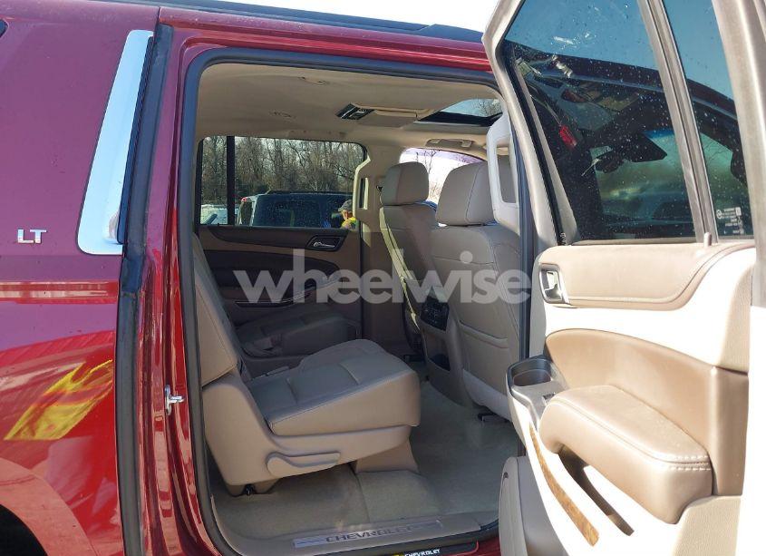 Photo 8 of 2017 Chevrolet Suburban LT (VIN 1GNSKHKC8HR121902)