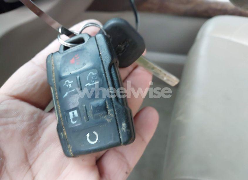 Photo 11 of 2017 Chevrolet Suburban LT (VIN 1GNSKHKC8HR324644)