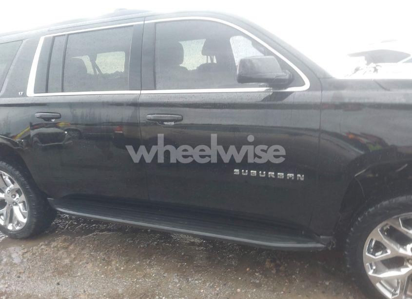 Photo 14 of 2017 Chevrolet Suburban LT (VIN 1GNSKHKC8HR324644)