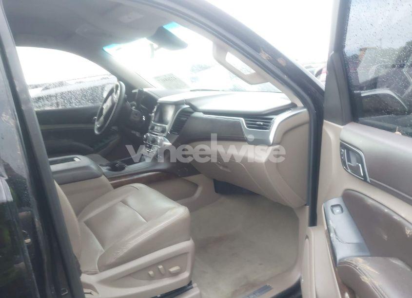 Photo 5 of 2017 Chevrolet Suburban LT (VIN 1GNSKHKC8HR324644)