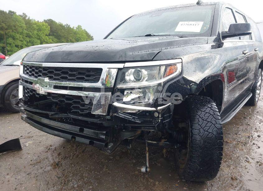 Photo 6 of 2017 Chevrolet Suburban LT (VIN 1GNSKHKC8HR324644)