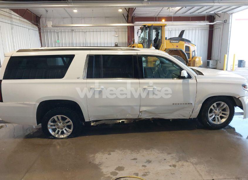 Photo 14 of 2018 Chevrolet Suburban LT (VIN 1GNSKHKC8JR211976)