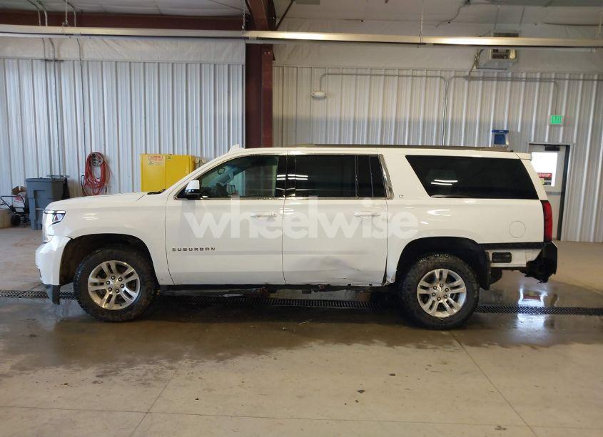 Photo 15 of 2018 Chevrolet Suburban LT (VIN 1GNSKHKC8JR211976)