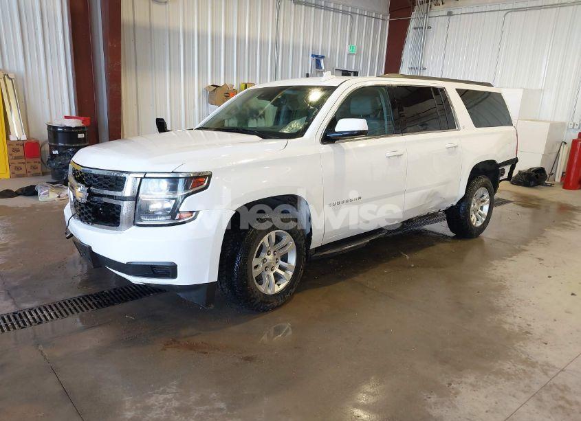 Photo 2 of 2018 Chevrolet Suburban LT (VIN 1GNSKHKC8JR211976)