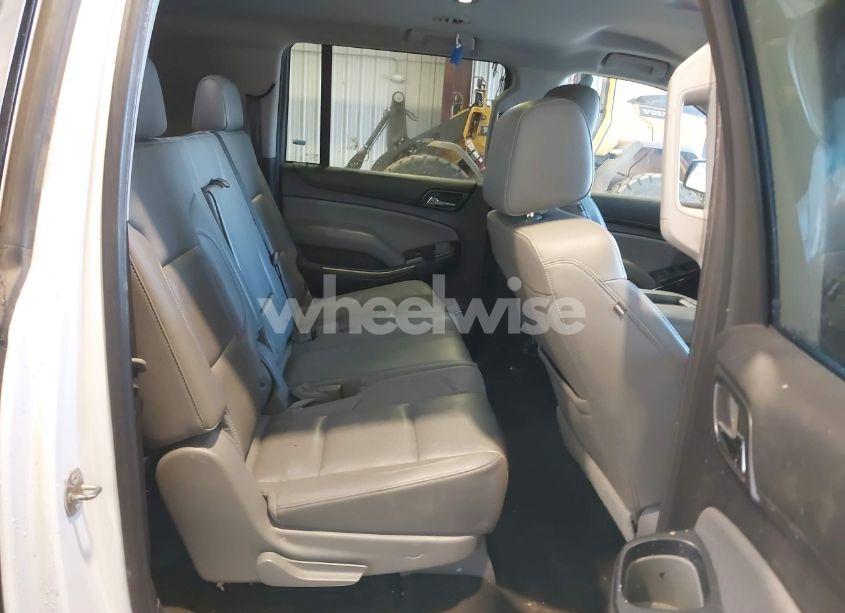 Photo 8 of 2018 Chevrolet Suburban LT (VIN 1GNSKHKC8JR211976)