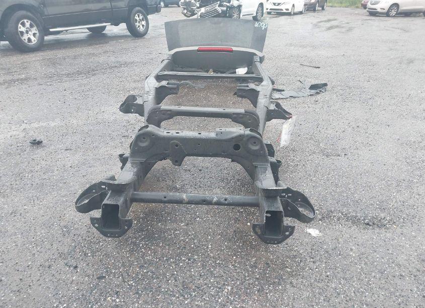 Photo 16 of 2019 Chevrolet Suburban LT (VIN 1GNSKHKC8KR171965)