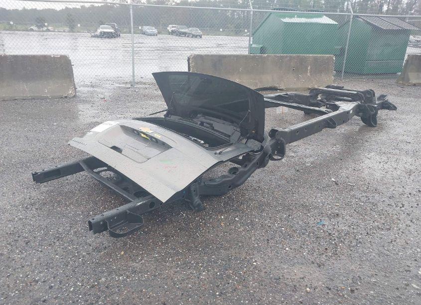 Photo 2 of 2019 Chevrolet Suburban LT (VIN 1GNSKHKC8KR171965)