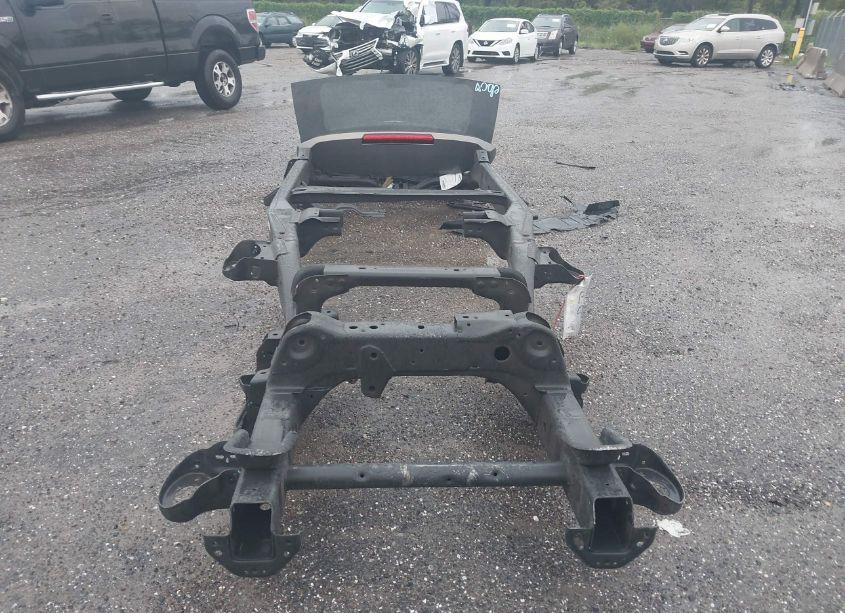 Photo 6 of 2019 Chevrolet Suburban LT (VIN 1GNSKHKC8KR171965)