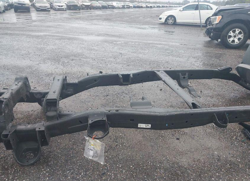 Photo 8 of 2019 Chevrolet Suburban LT (VIN 1GNSKHKC8KR171965)