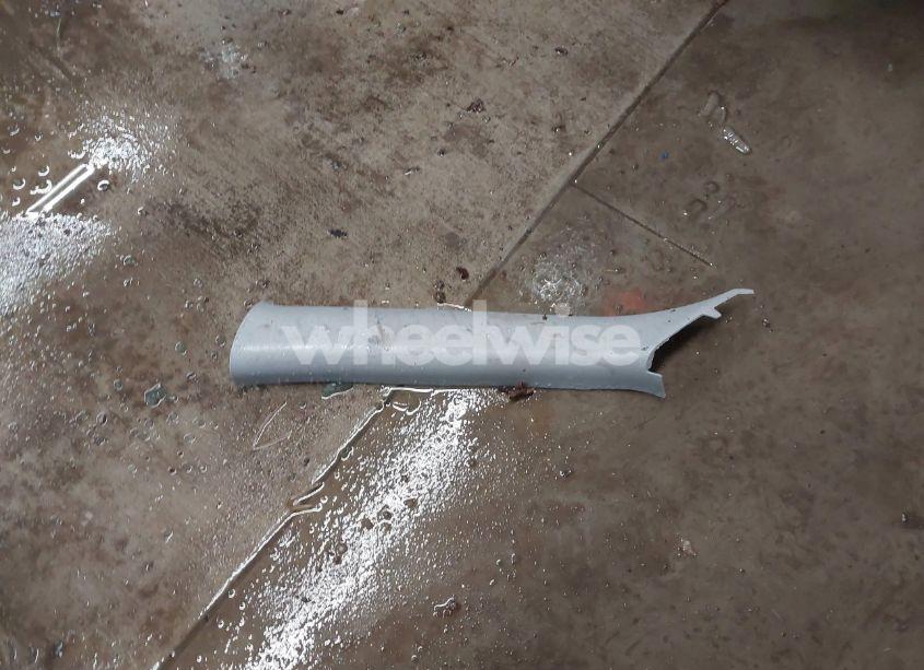 Photo 12 of 2019 Chevrolet Suburban LT (VIN 1GNSKHKC8KR185851)