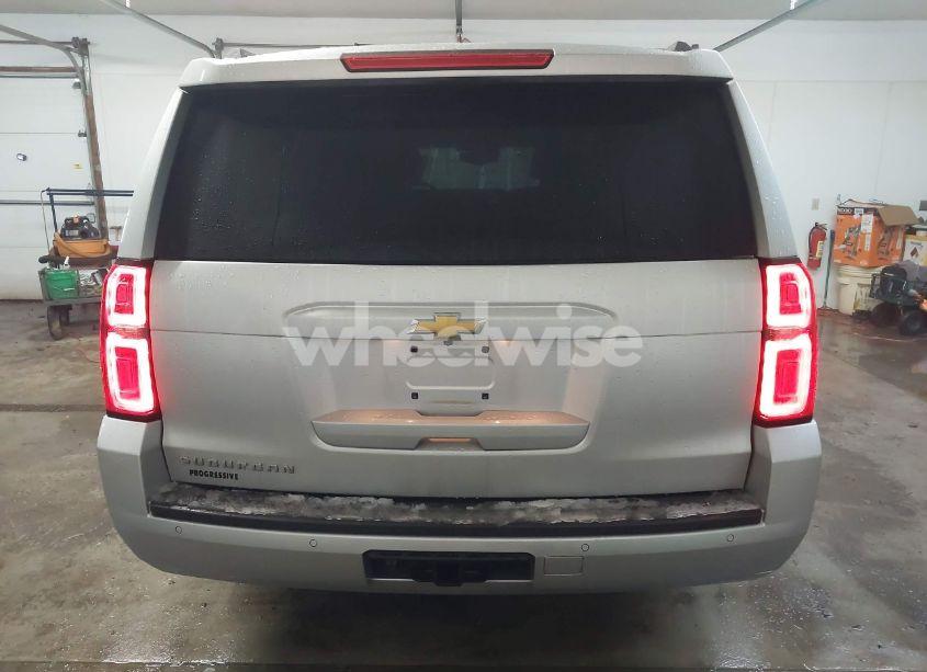 Photo 17 of 2019 Chevrolet Suburban LT (VIN 1GNSKHKC8KR185851)