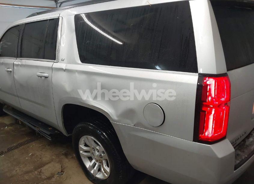 Photo 18 of 2019 Chevrolet Suburban LT (VIN 1GNSKHKC8KR185851)