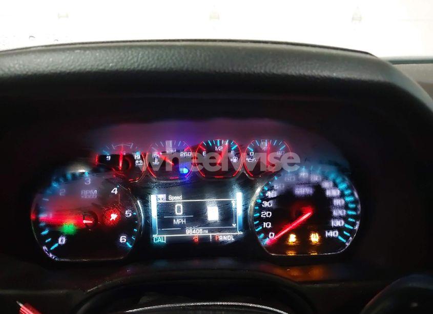 Photo 7 of 2019 Chevrolet Suburban LT (VIN 1GNSKHKC8KR185851)