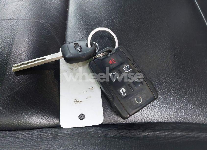 Photo 11 of 2019 Chevrolet Suburban LT (VIN 1GNSKHKC8KR332167)