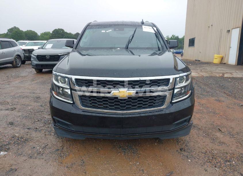 Photo 12 of 2019 Chevrolet Suburban LT (VIN 1GNSKHKC8KR332167)