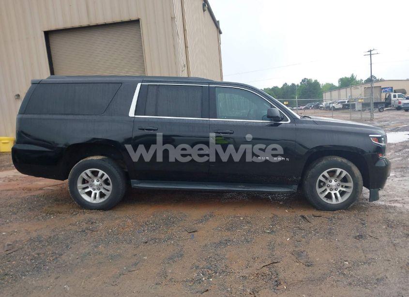 Photo 13 of 2019 Chevrolet Suburban LT (VIN 1GNSKHKC8KR332167)