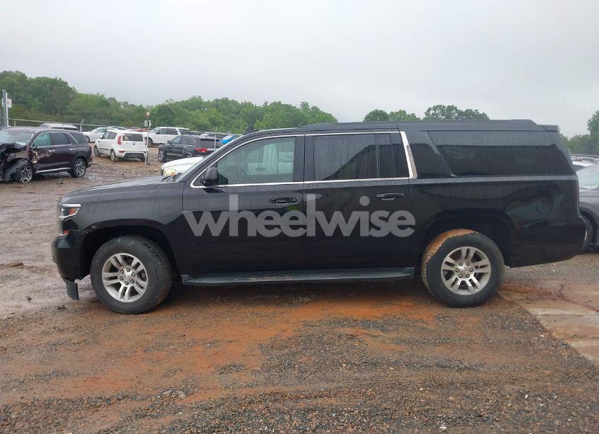 Photo 14 of 2019 Chevrolet Suburban LT (VIN 1GNSKHKC8KR332167)