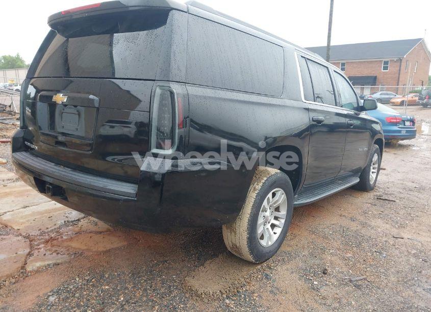 Photo 4 of 2019 Chevrolet Suburban LT (VIN 1GNSKHKC8KR332167)