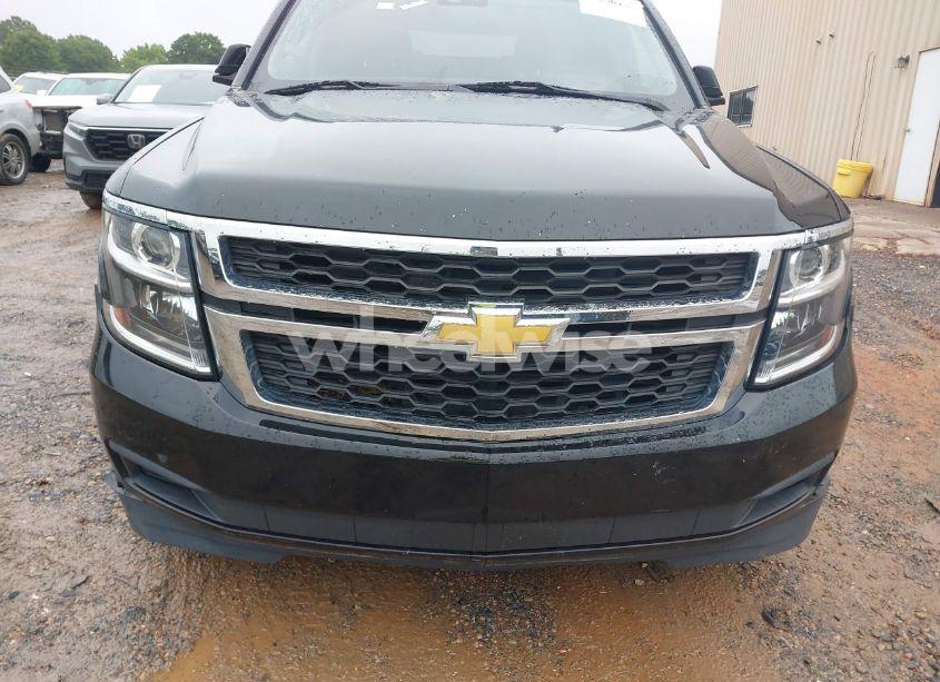Photo 6 of 2019 Chevrolet Suburban LT (VIN 1GNSKHKC8KR332167)