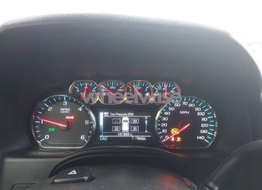 Photo 7 of 2019 Chevrolet Suburban LT (VIN 1GNSKHKC8KR332167)