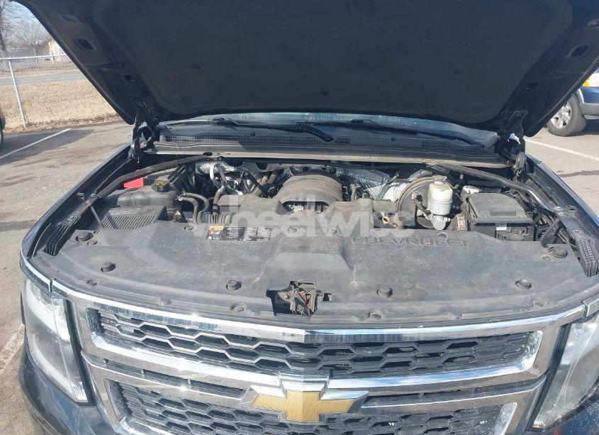 Photo 10 of 2016 Chevrolet Suburban LT (VIN 1GNSKHKC9GR170105)