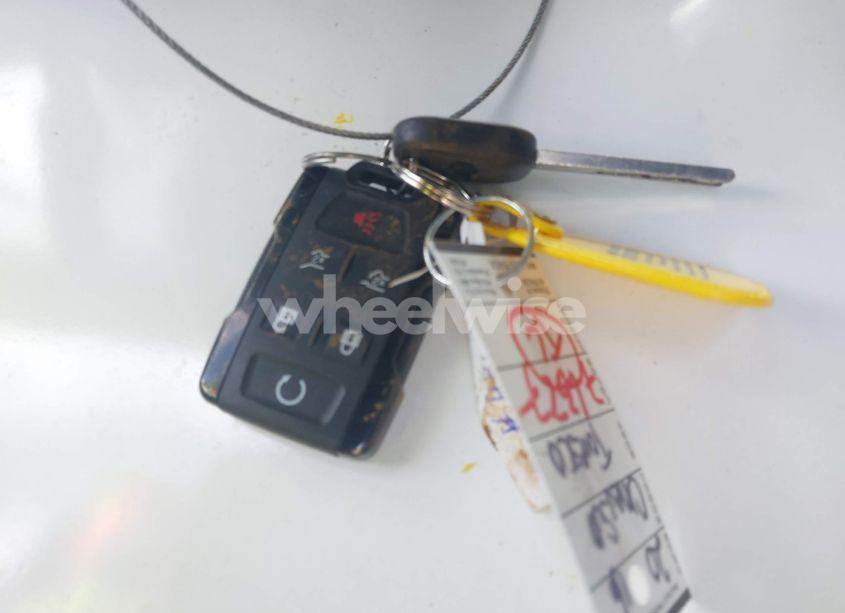 Photo 11 of 2016 Chevrolet Suburban LT (VIN 1GNSKHKC9GR170105)