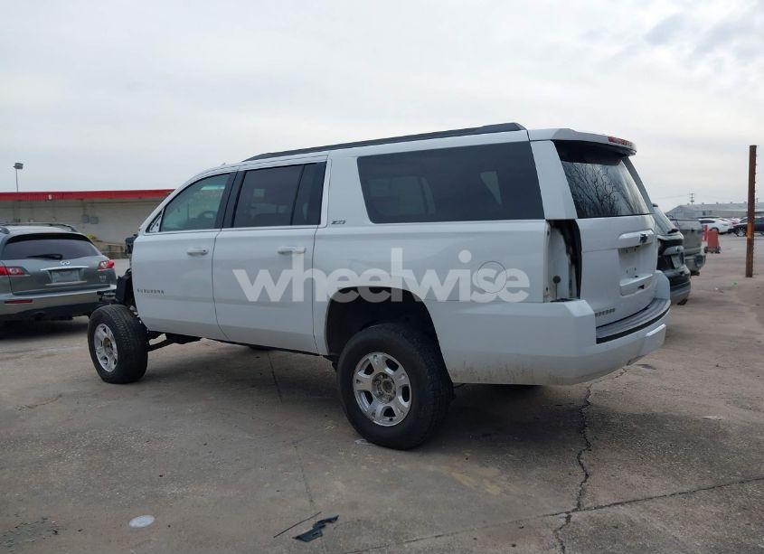 Photo 13 of 2016 Chevrolet Suburban LT (VIN 1GNSKHKC9GR281365)