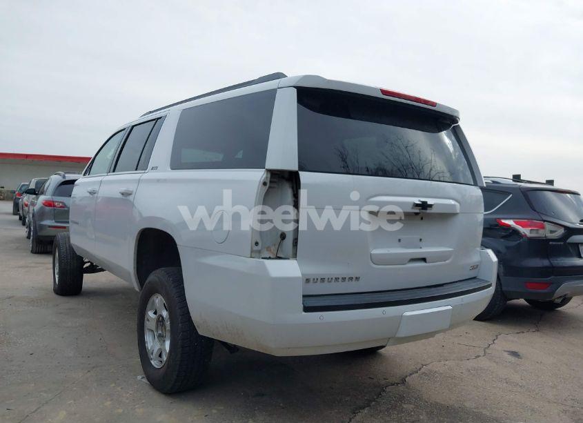Photo 3 of 2016 Chevrolet Suburban LT (VIN 1GNSKHKC9GR281365)