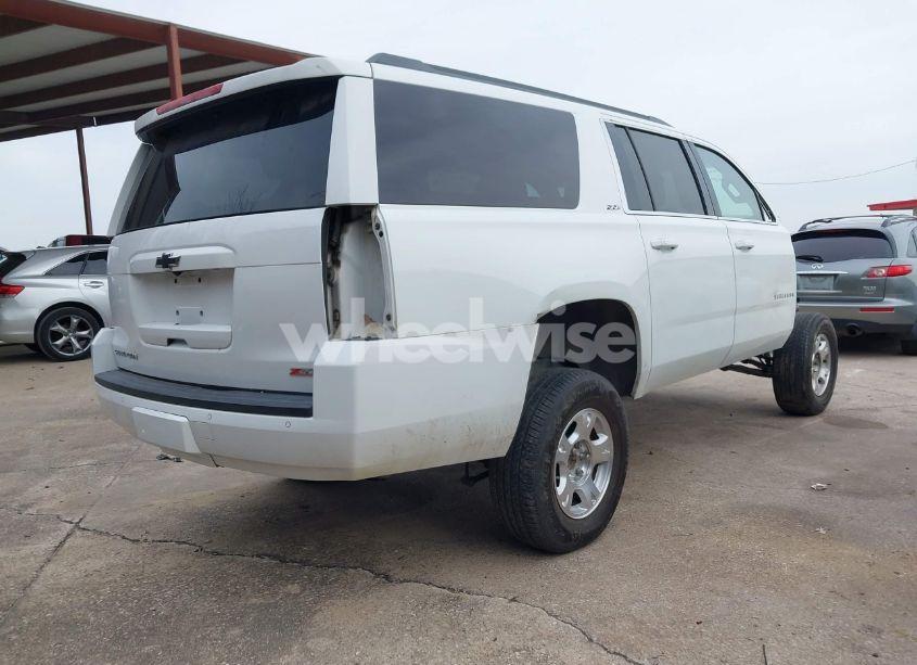 Photo 4 of 2016 Chevrolet Suburban LT (VIN 1GNSKHKC9GR281365)