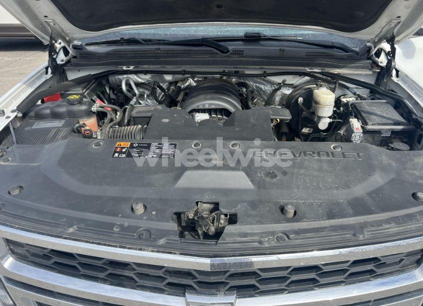 Photo 9 of 2016 Chevrolet Suburban K1500 LT (VIN 1GNSKHKC9GR311870)