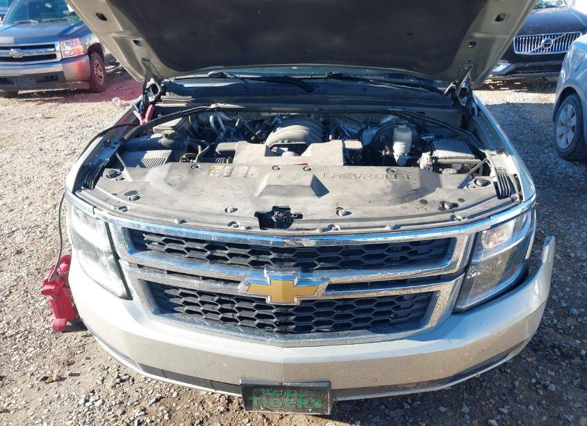 Photo 10 of 2016 Chevrolet Suburban LT (VIN 1GNSKHKC9GR347655)