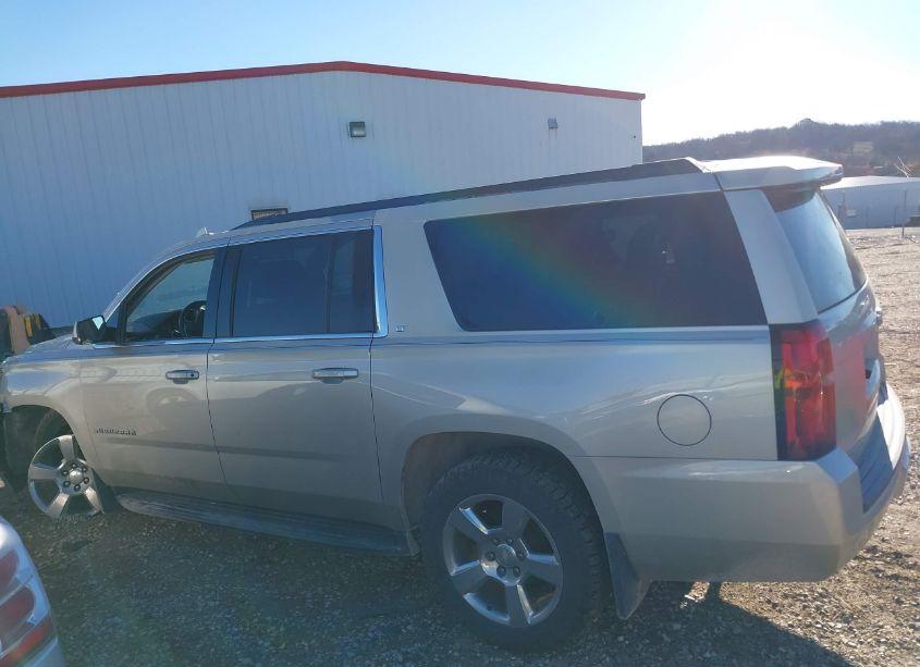 Photo 14 of 2016 Chevrolet Suburban LT (VIN 1GNSKHKC9GR347655)