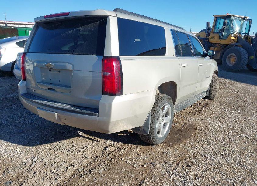 Photo 4 of 2016 Chevrolet Suburban LT (VIN 1GNSKHKC9GR347655)