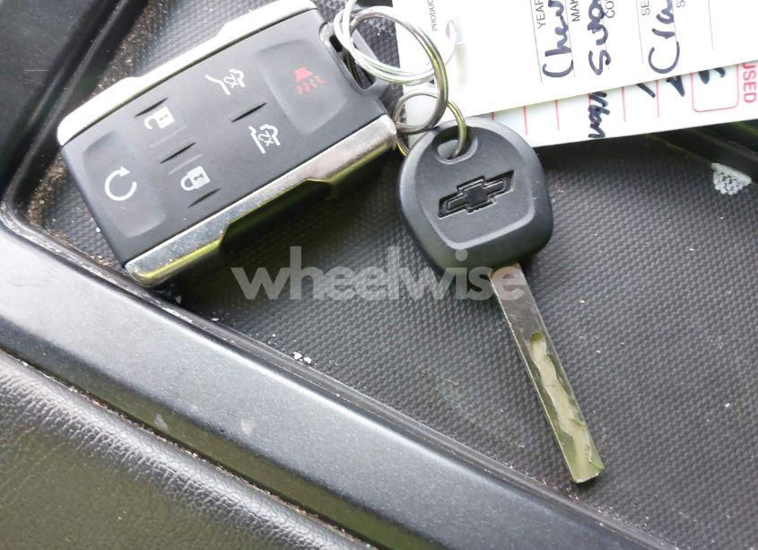 Photo 11 of 2017 Chevrolet Suburban LT (VIN 1GNSKHKC9HR119236)