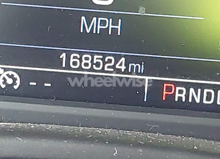 Photo 16 of 2017 Chevrolet Suburban LT (VIN 1GNSKHKC9HR119236)