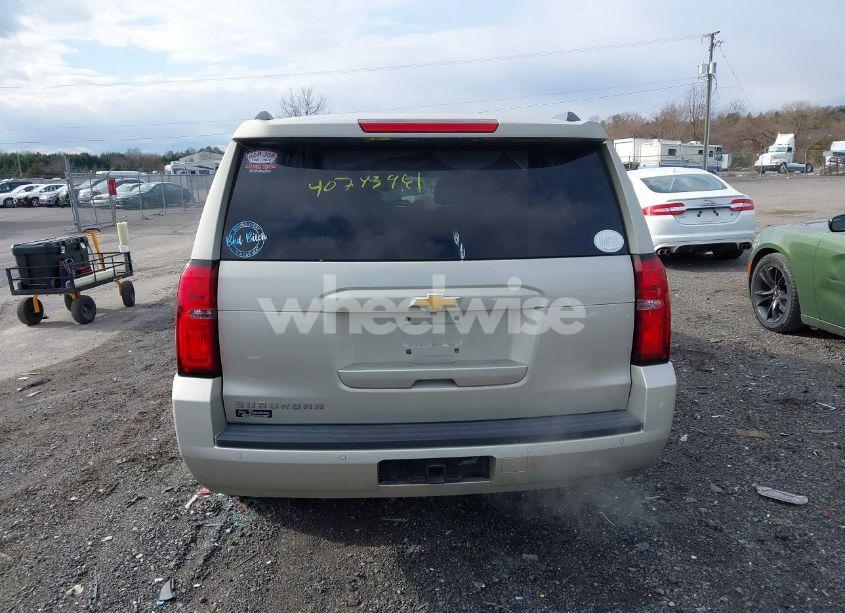 Photo 17 of 2017 Chevrolet Suburban LT (VIN 1GNSKHKC9HR119236)