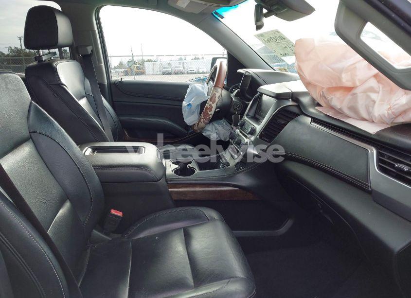 Photo 5 of 2017 Chevrolet Suburban LT (VIN 1GNSKHKC9HR119236)