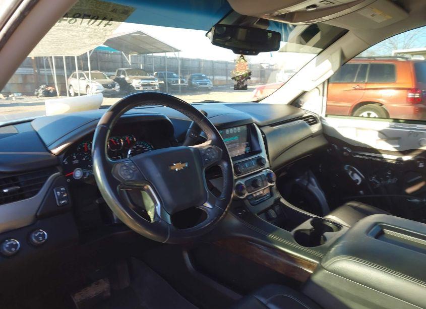 Photo 19 of 2017 Chevrolet Suburban LT (VIN 1GNSKHKC9HR132147)