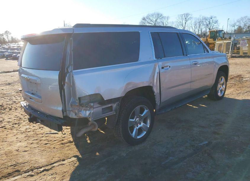 Photo 4 of 2017 Chevrolet Suburban LT (VIN 1GNSKHKC9HR132147)