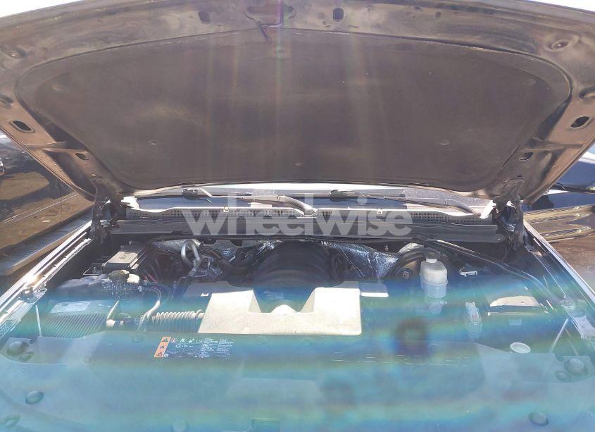 Photo 10 of 2017 Chevrolet Suburban LT (VIN 1GNSKHKC9HR167447)