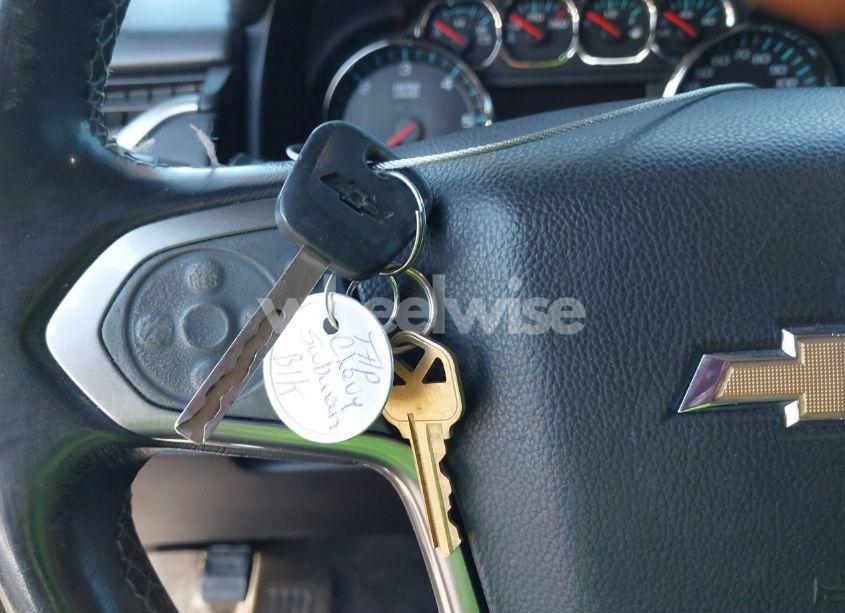 Photo 11 of 2017 Chevrolet Suburban LT (VIN 1GNSKHKC9HR167447)