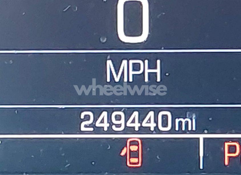 Photo 15 of 2017 Chevrolet Suburban LT (VIN 1GNSKHKC9HR167447)