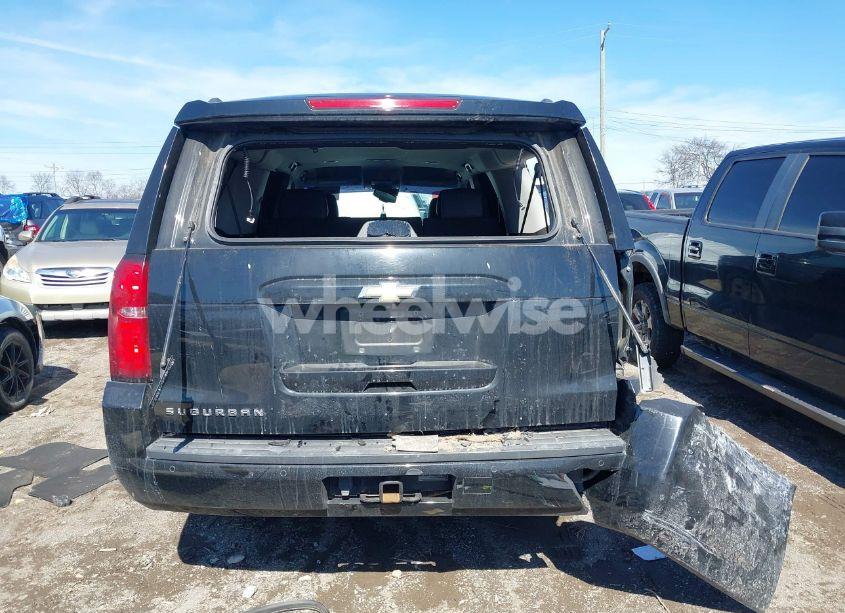 Photo 16 of 2017 Chevrolet Suburban LT (VIN 1GNSKHKC9HR167447)