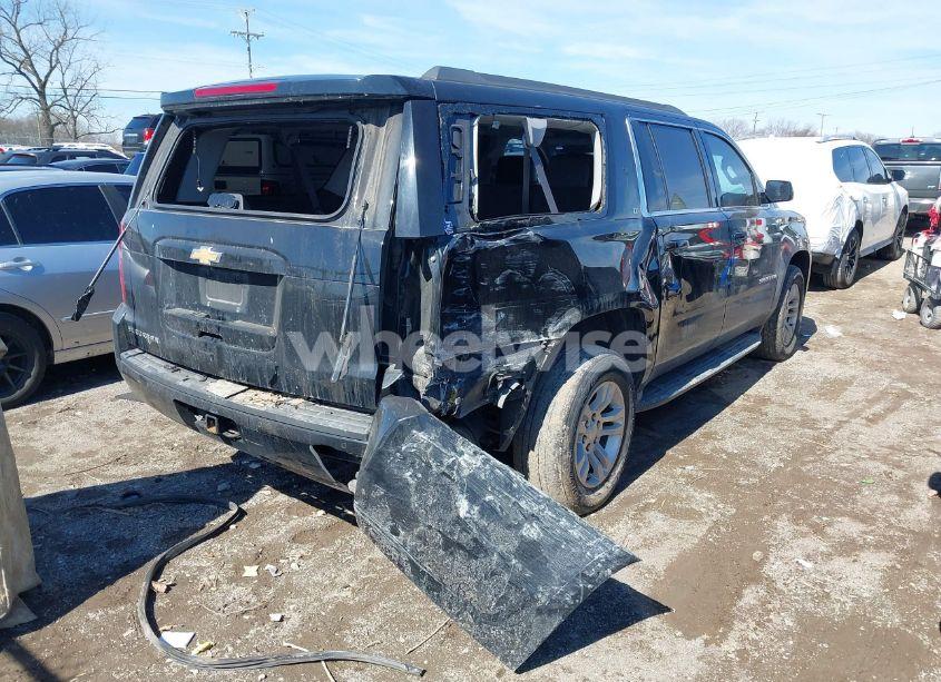 Photo 4 of 2017 Chevrolet Suburban LT (VIN 1GNSKHKC9HR167447)