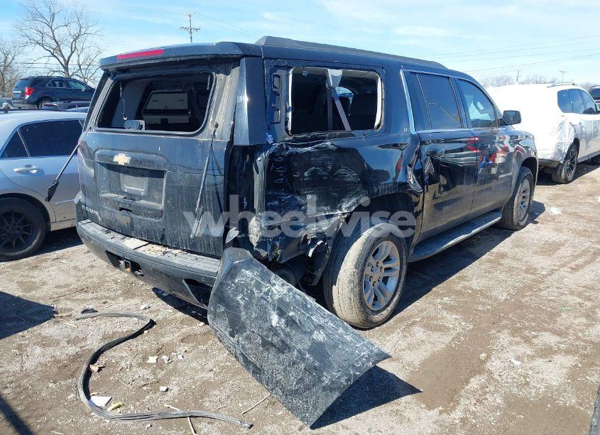 Photo 6 of 2017 Chevrolet Suburban LT (VIN 1GNSKHKC9HR167447)