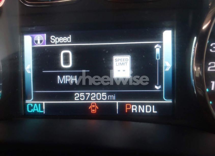 Photo 12 of 2017 Chevrolet Suburban LT (VIN 1GNSKHKC9HR180599)