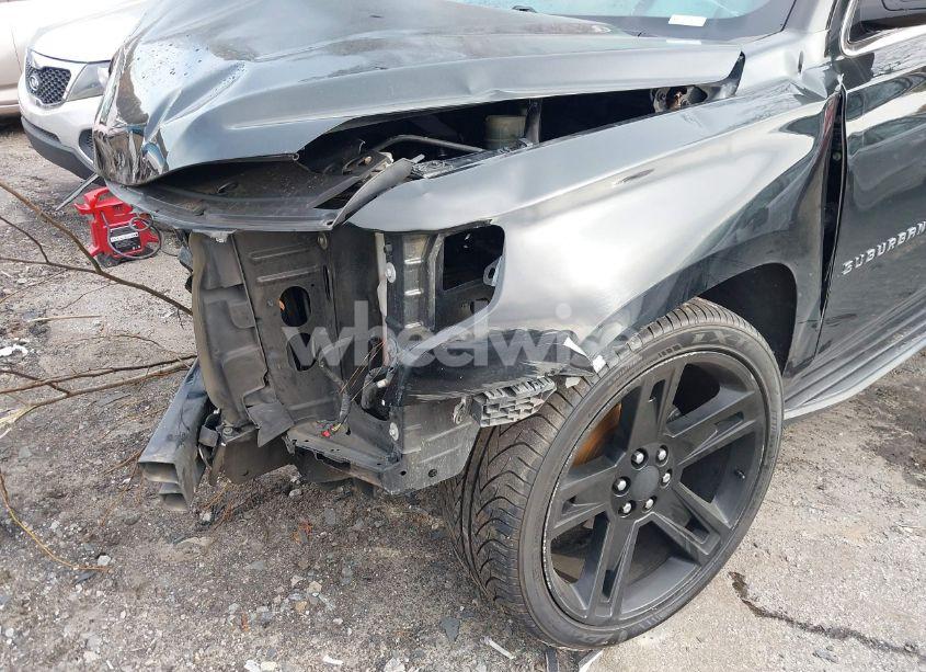 Photo 17 of 2017 Chevrolet Suburban LT (VIN 1GNSKHKC9HR180599)