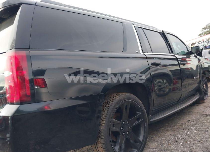 Photo 4 of 2017 Chevrolet Suburban LT (VIN 1GNSKHKC9HR180599)