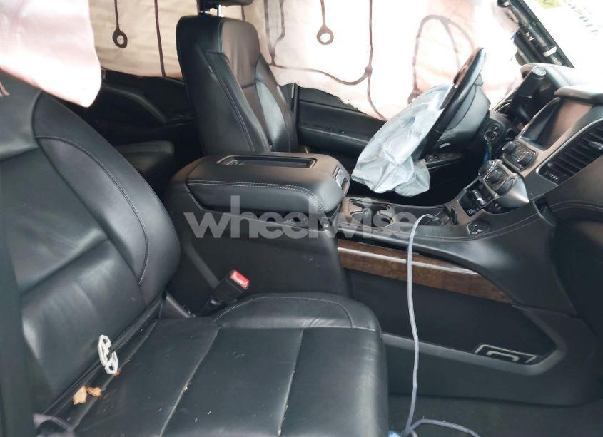 Photo 5 of 2017 Chevrolet Suburban LT (VIN 1GNSKHKC9HR180599)