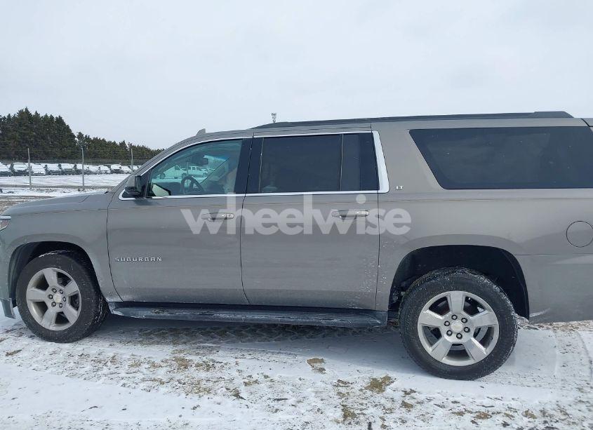 Photo 14 of 2017 Chevrolet Suburban LT (VIN 1GNSKHKC9HR388448)